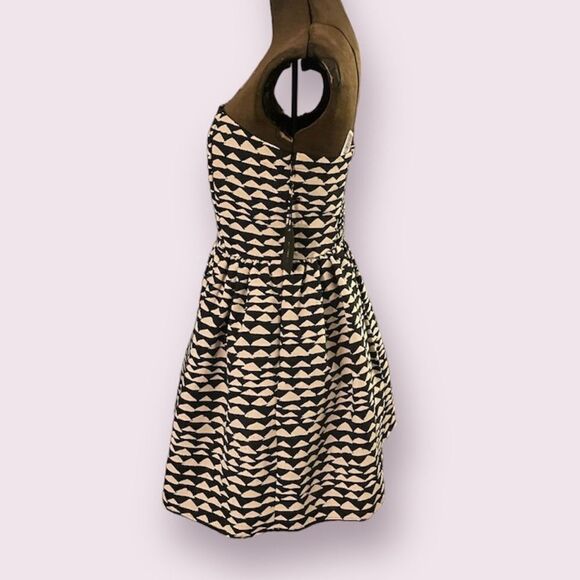 Forever 21 | Black and White Strapless Printed Dress - Picture 4 of 7